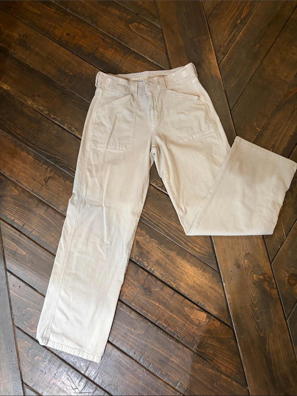 Women’s Light Gray Straight-Leg Jeans - Neutral Casual Style